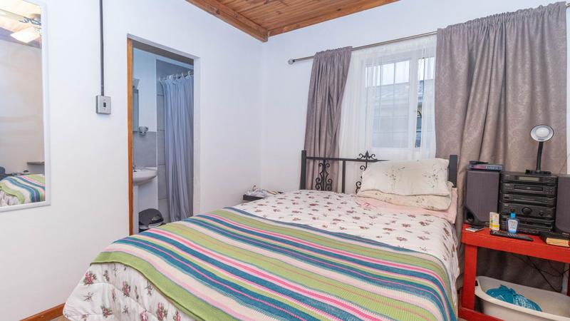 5 Bedroom Property for Sale in De Kuilen Western Cape